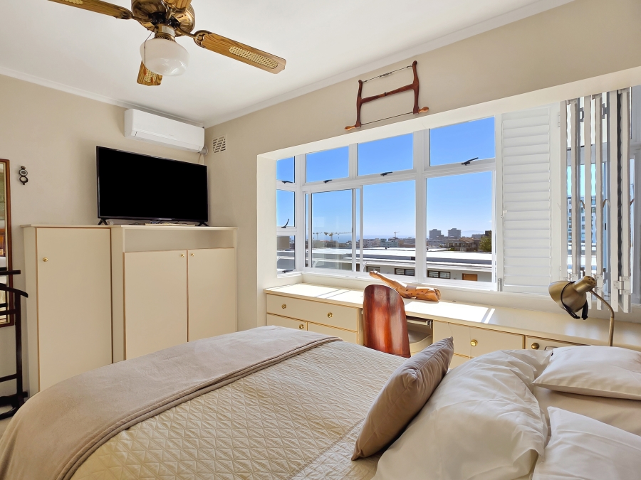 2 Bedroom Property for Sale in Sea Point Western Cape